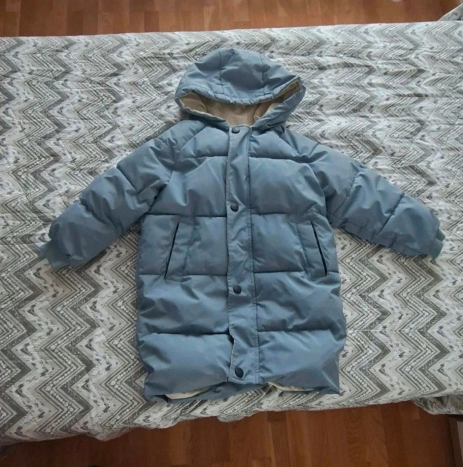 Abrigo acolchado de niña, con capucha, color azul,  talla 8